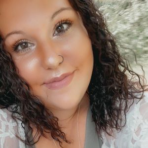 Meet your Posher, Abigail